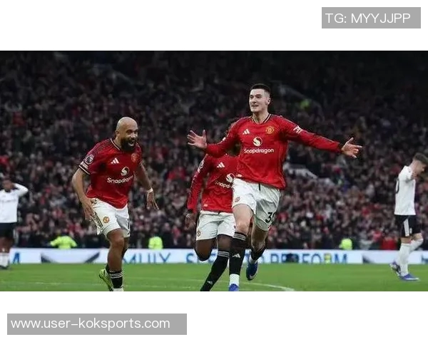 曼联旧将感叹姆伯莫阿玛德离队后右路防线崩溃局面